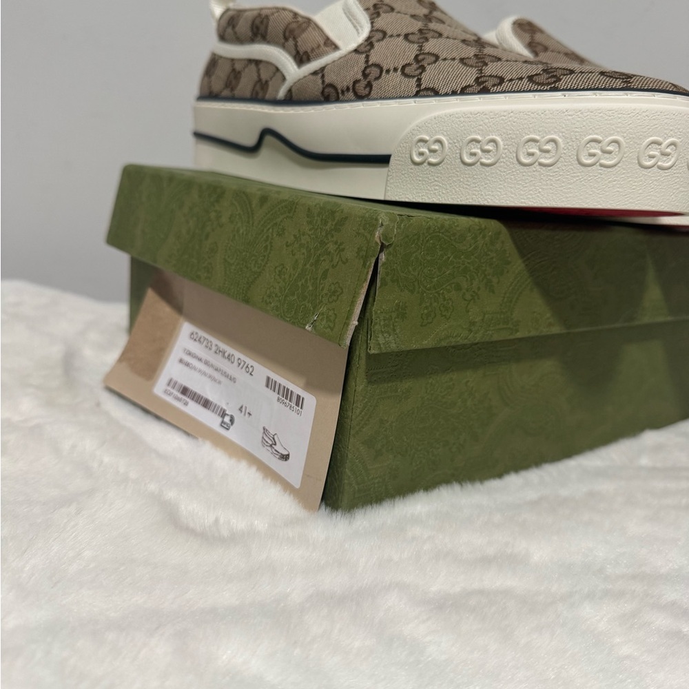 Gucci Brown/Beige GG Supreme Slip-On Sneakers - Picture 6 of 10